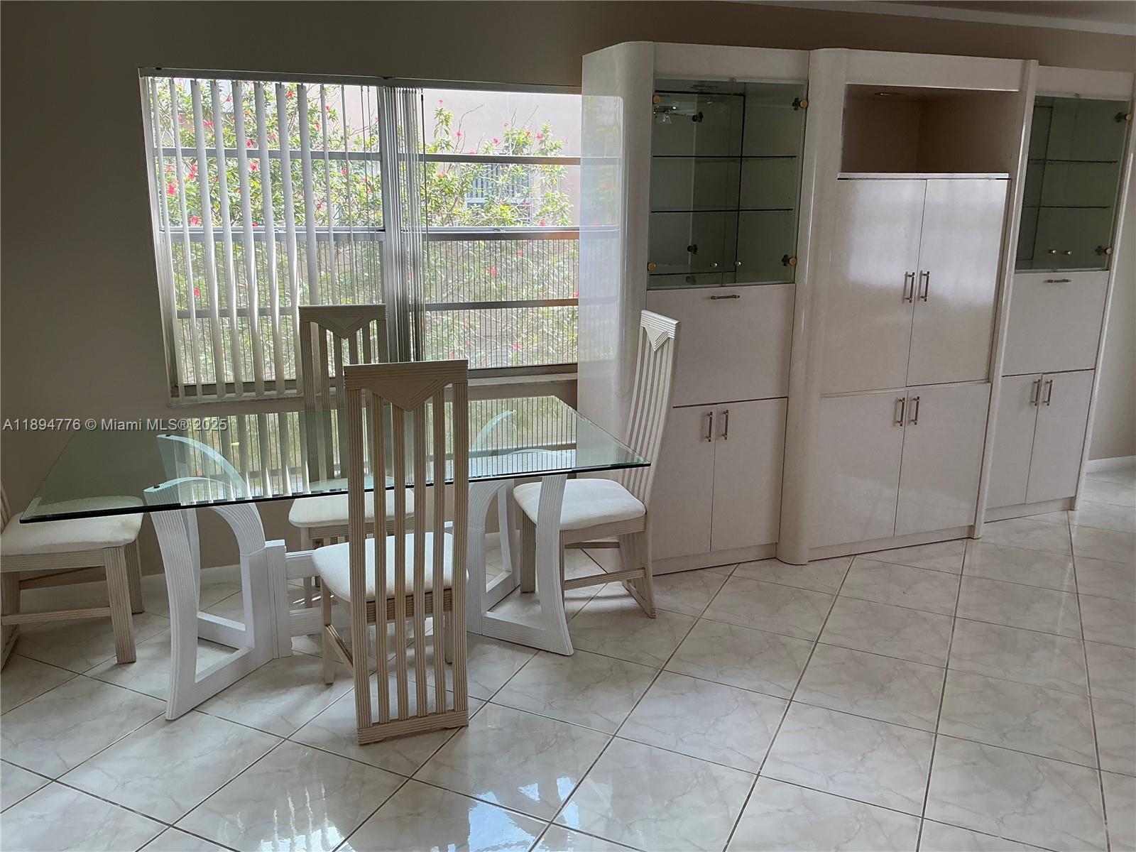 KINGS POINT BURGUNDY COND - Residential