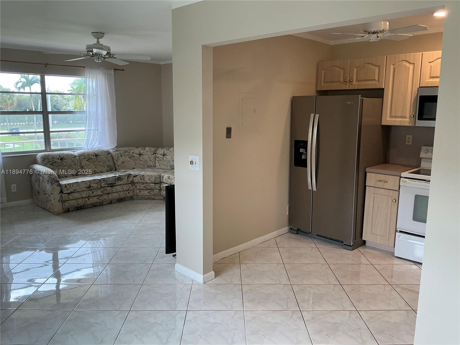 KINGS POINT BURGUNDY COND - Residential