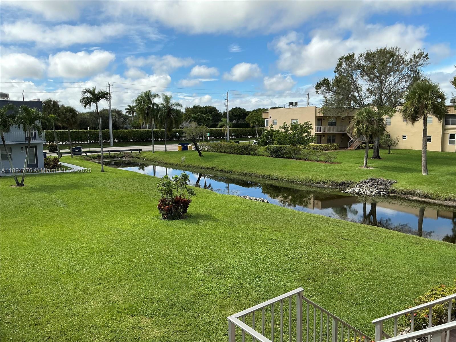 KINGS POINT BURGUNDY COND - Residential