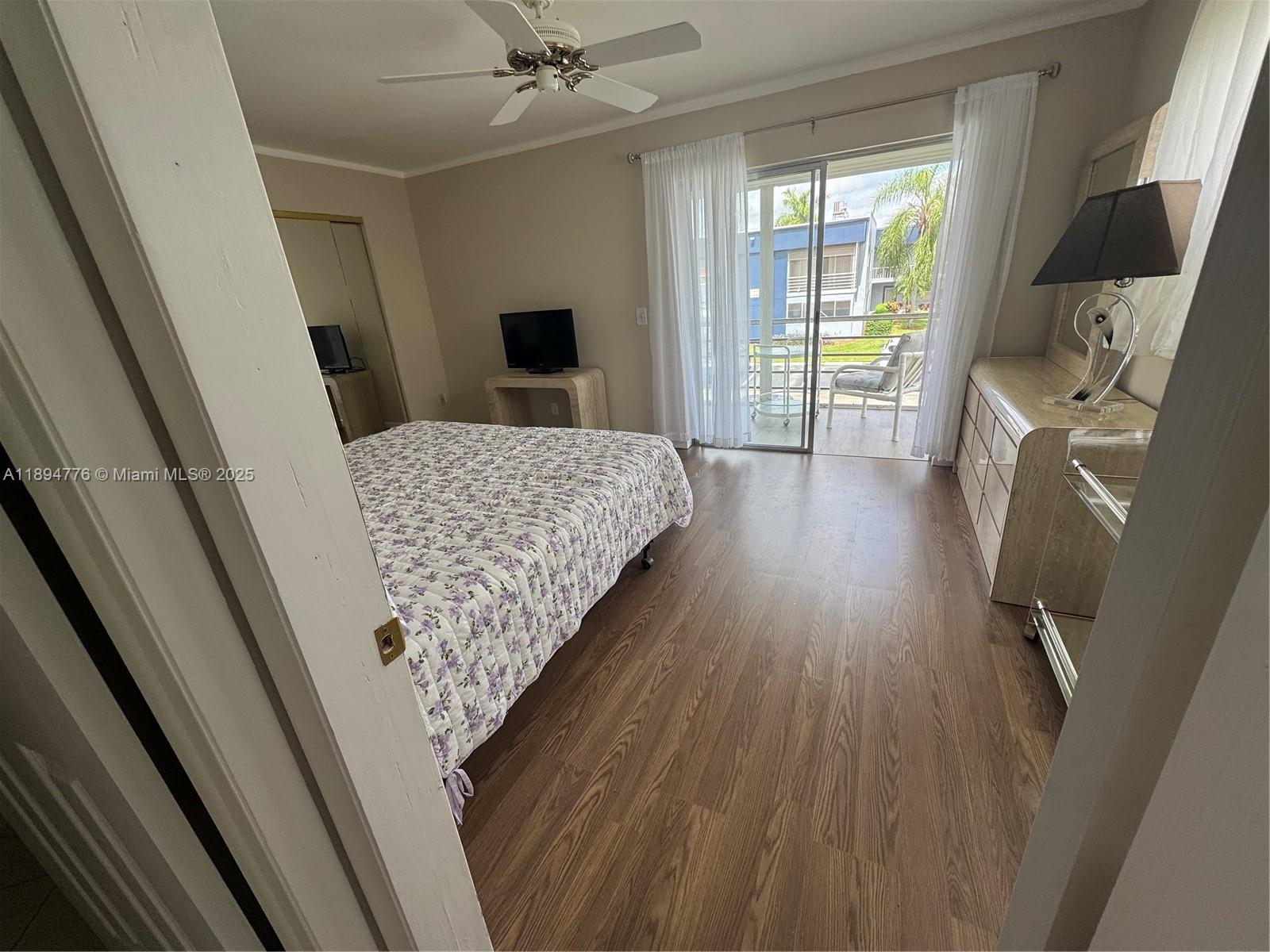 KINGS POINT BURGUNDY COND - Residential