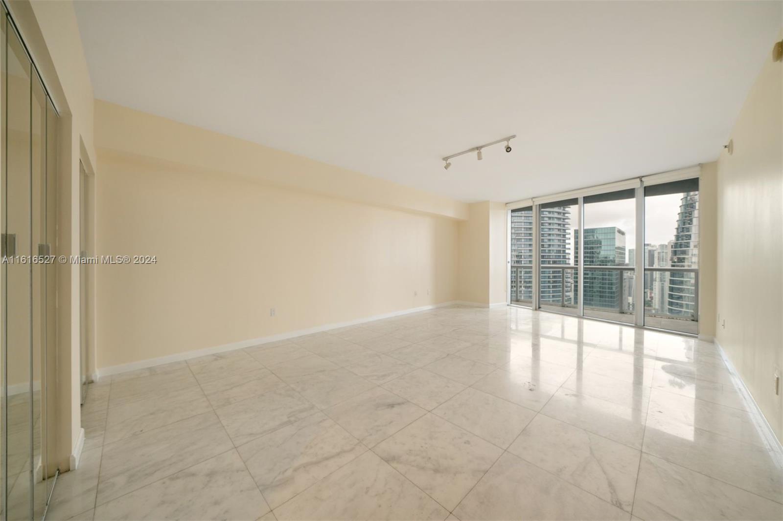 ICON BRICKELL I - Residential Lease
