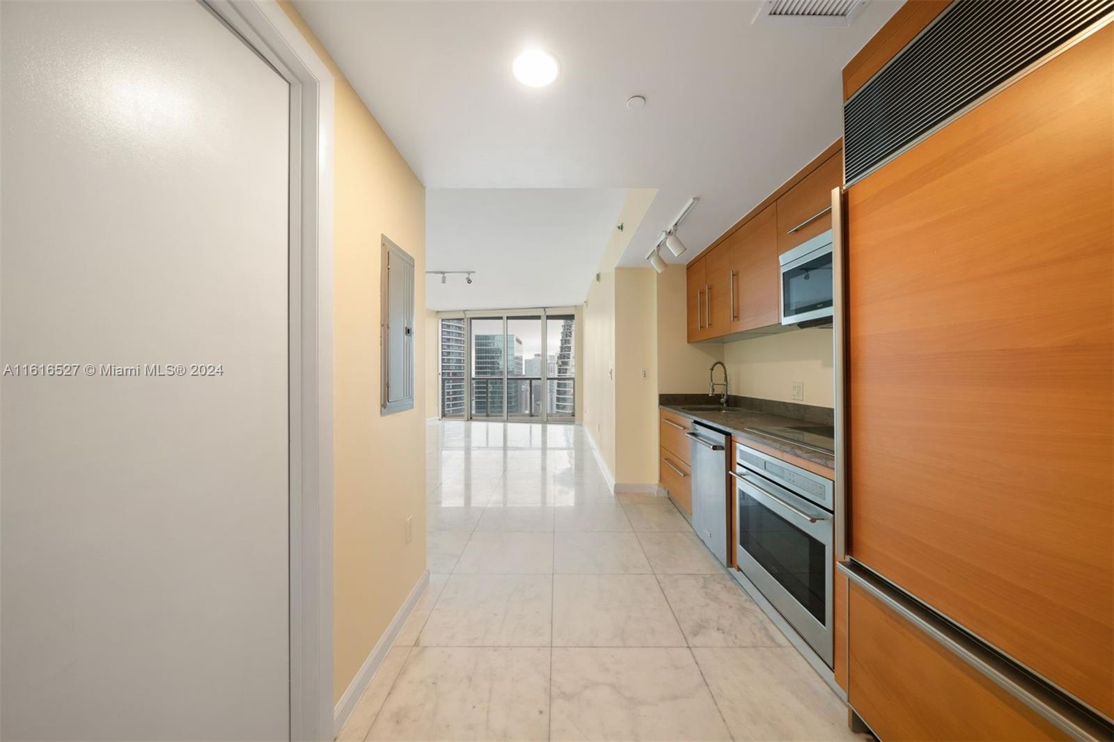 ICON BRICKELL I - Residential Lease