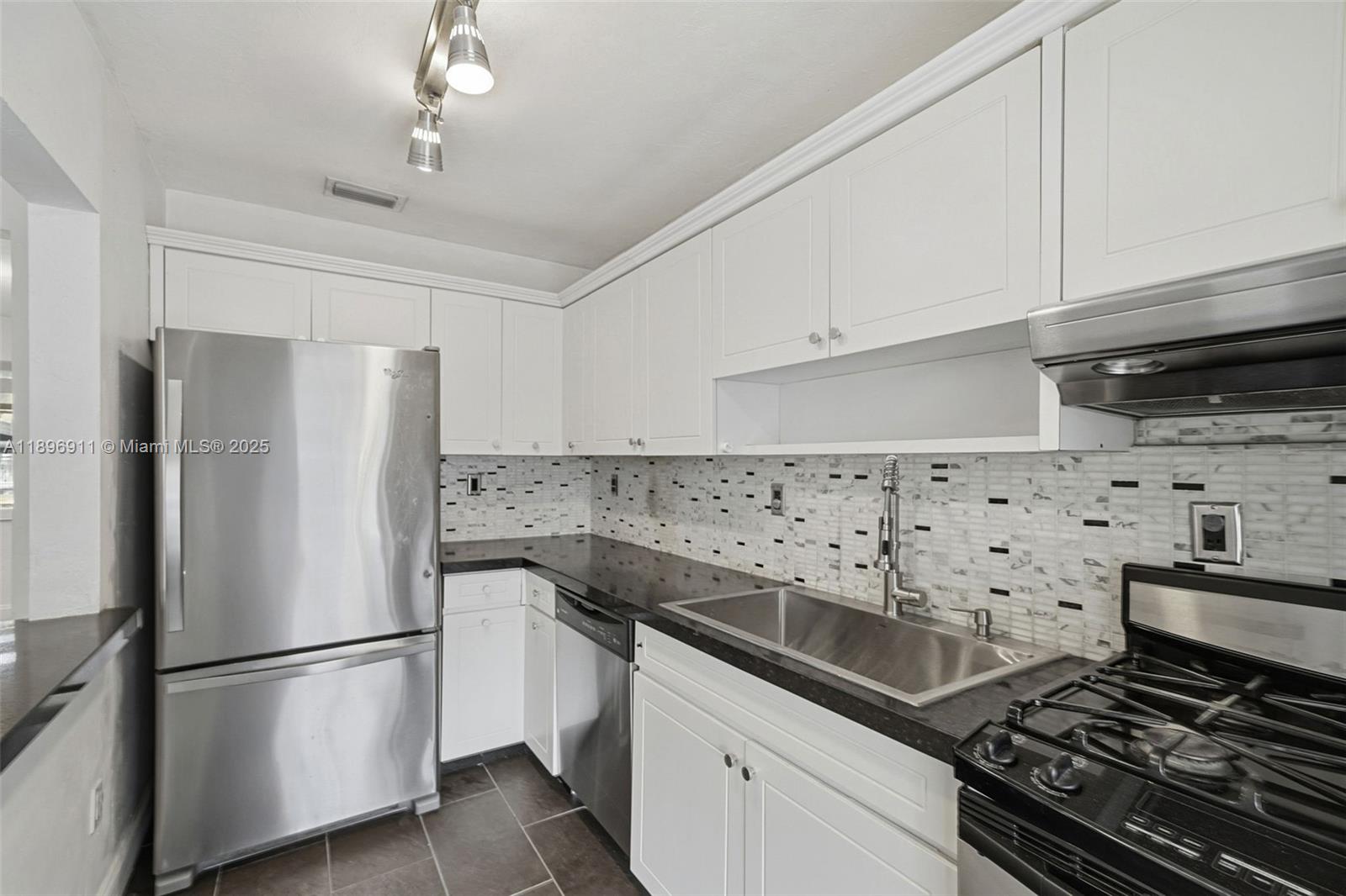 CENTRAL MIAMI PART 2 - Residential Lease