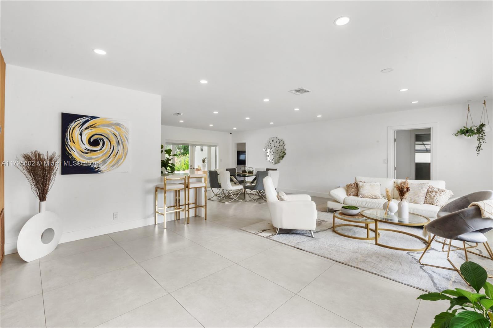 LAKE FLORESTA PARK - Residential