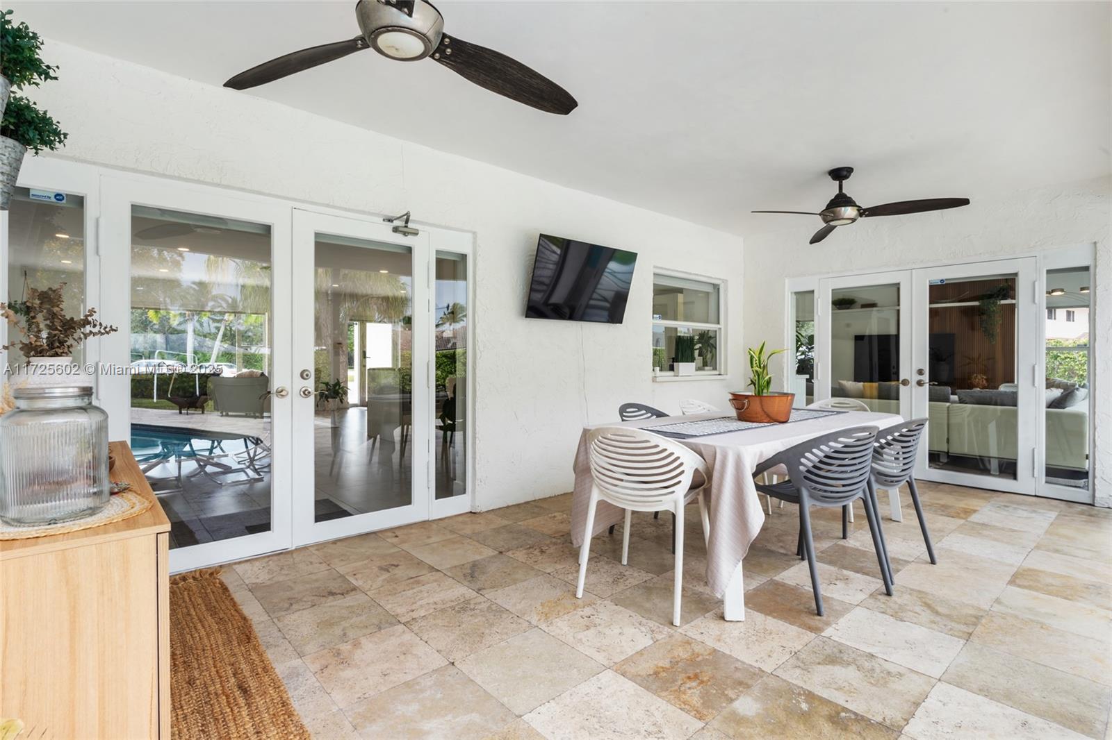 LAKE FLORESTA PARK - Residential
