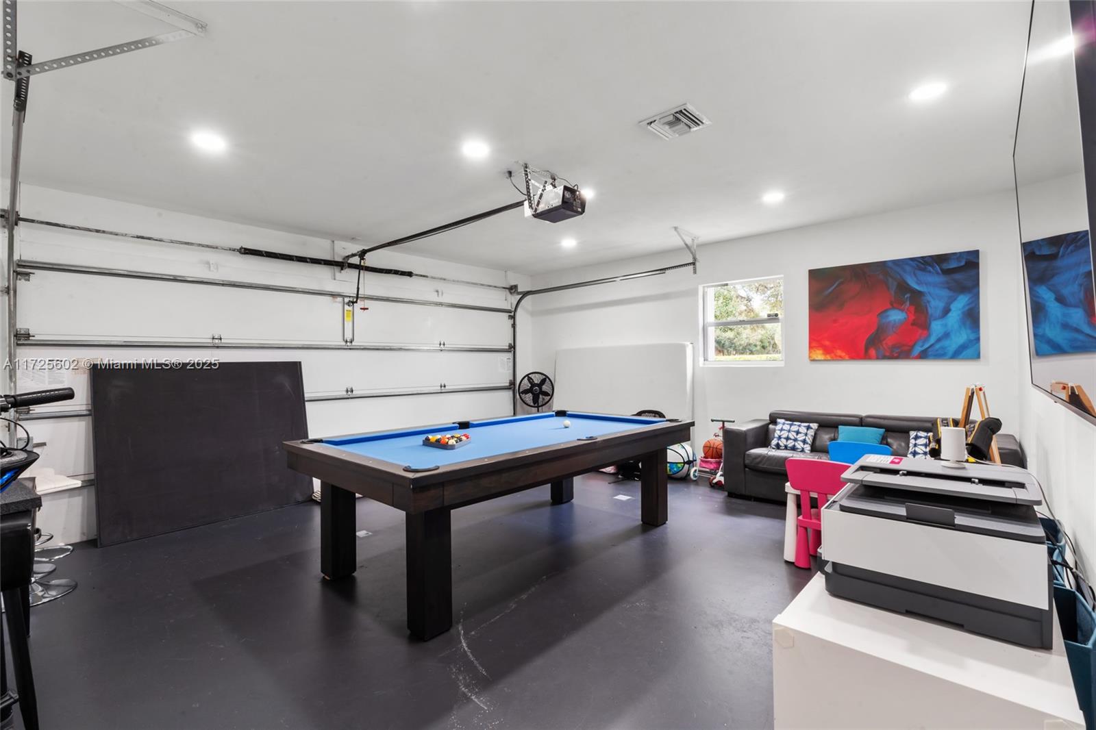 LAKE FLORESTA PARK - Residential