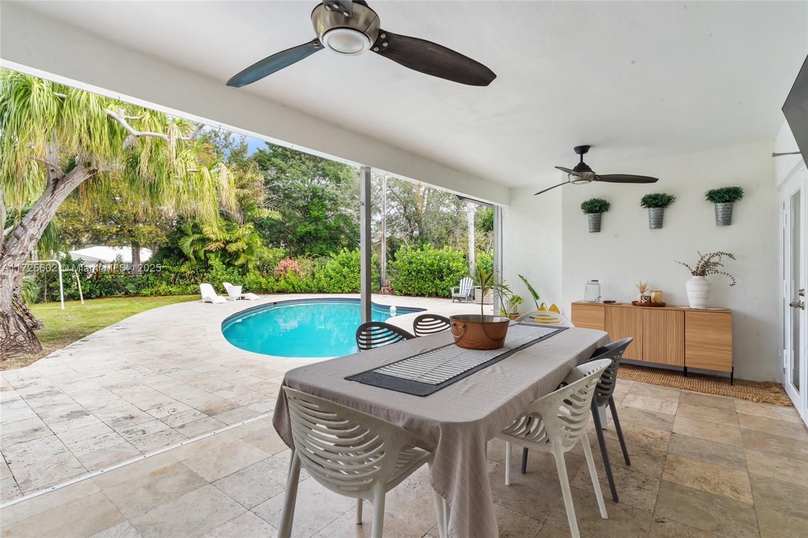 LAKE FLORESTA PARK - Residential