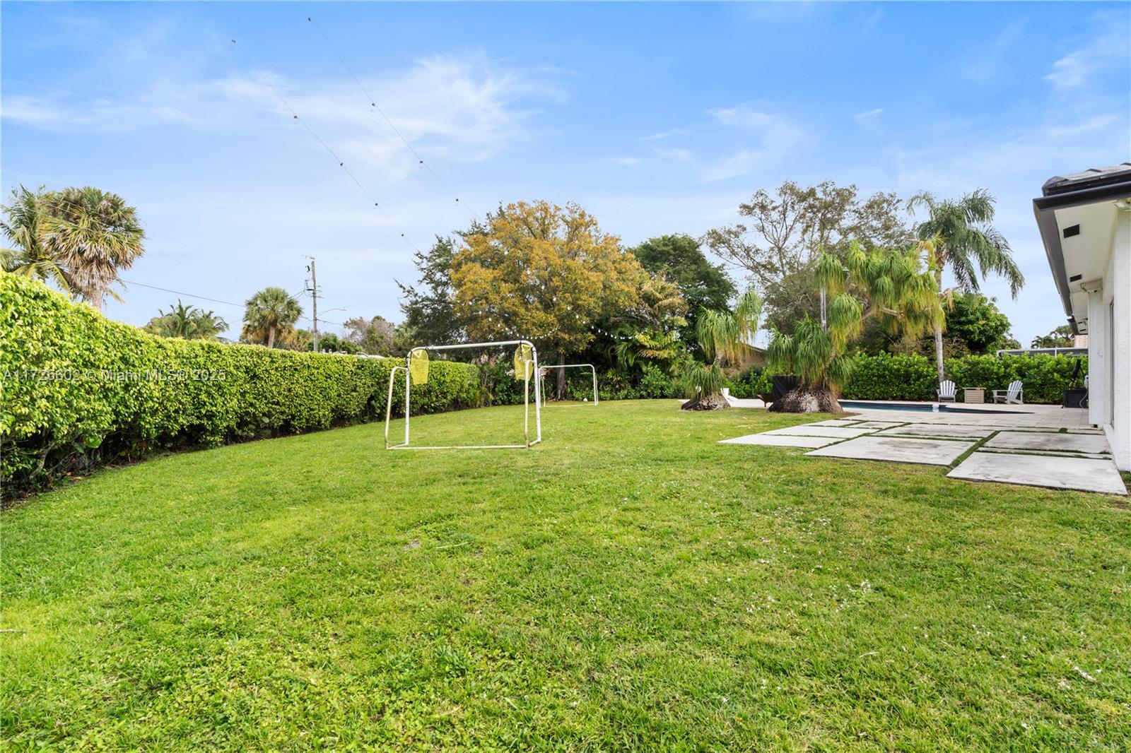 LAKE FLORESTA PARK - Residential