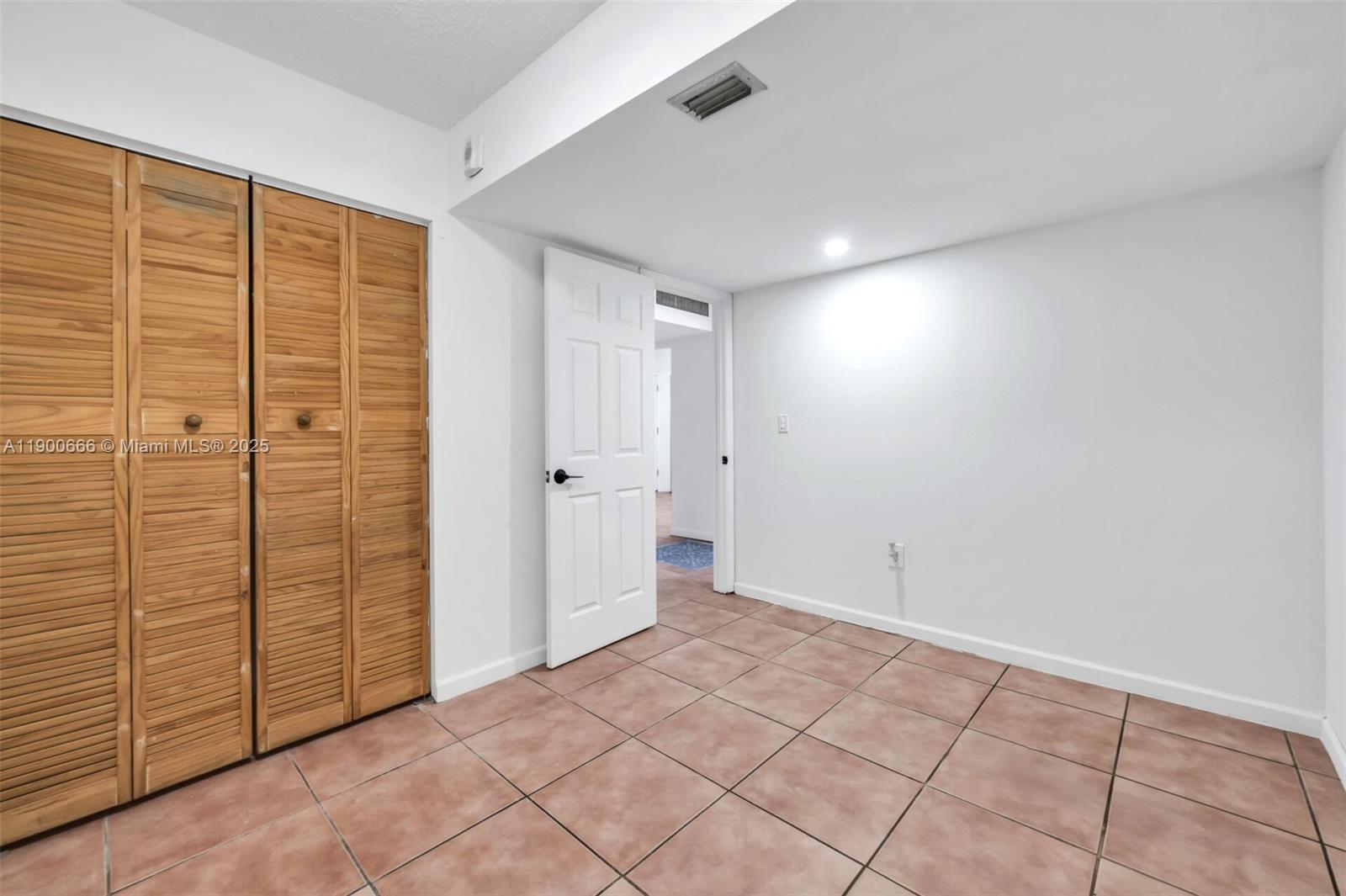 JADE WINDS GROUP - - Residential Lease