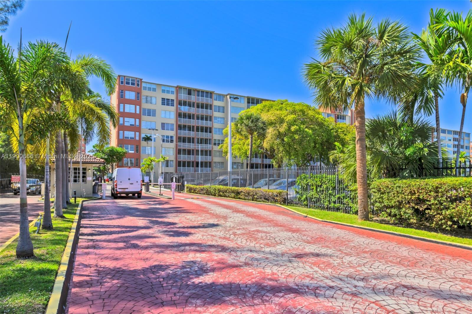 JADE WINDS GROUP - - Residential Lease