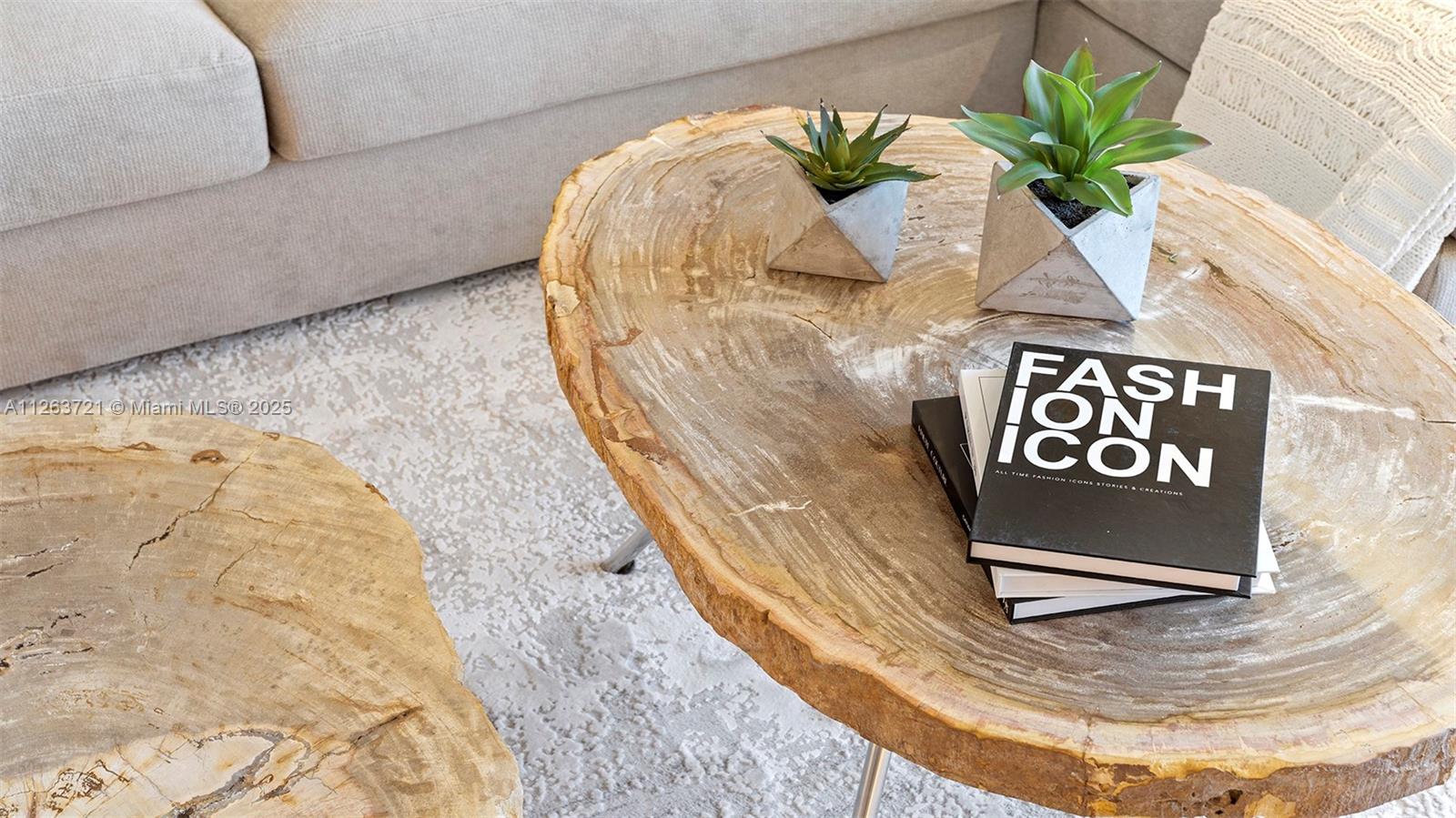 RONEY PALACE CONDO - Residential Lease