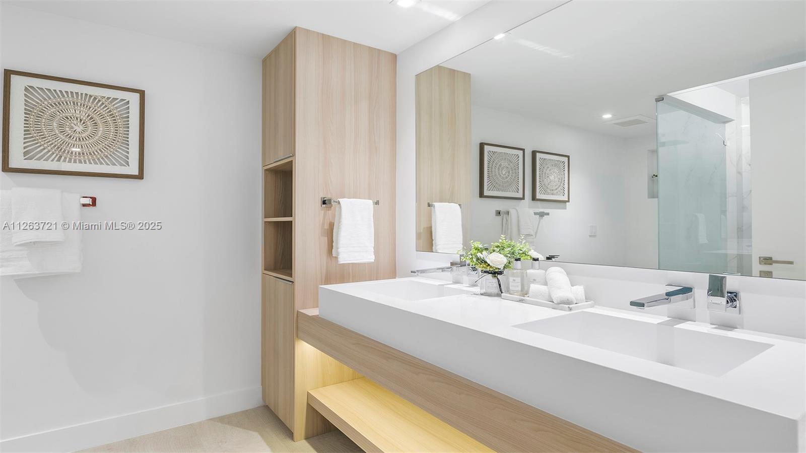 RONEY PALACE CONDO - Residential Lease