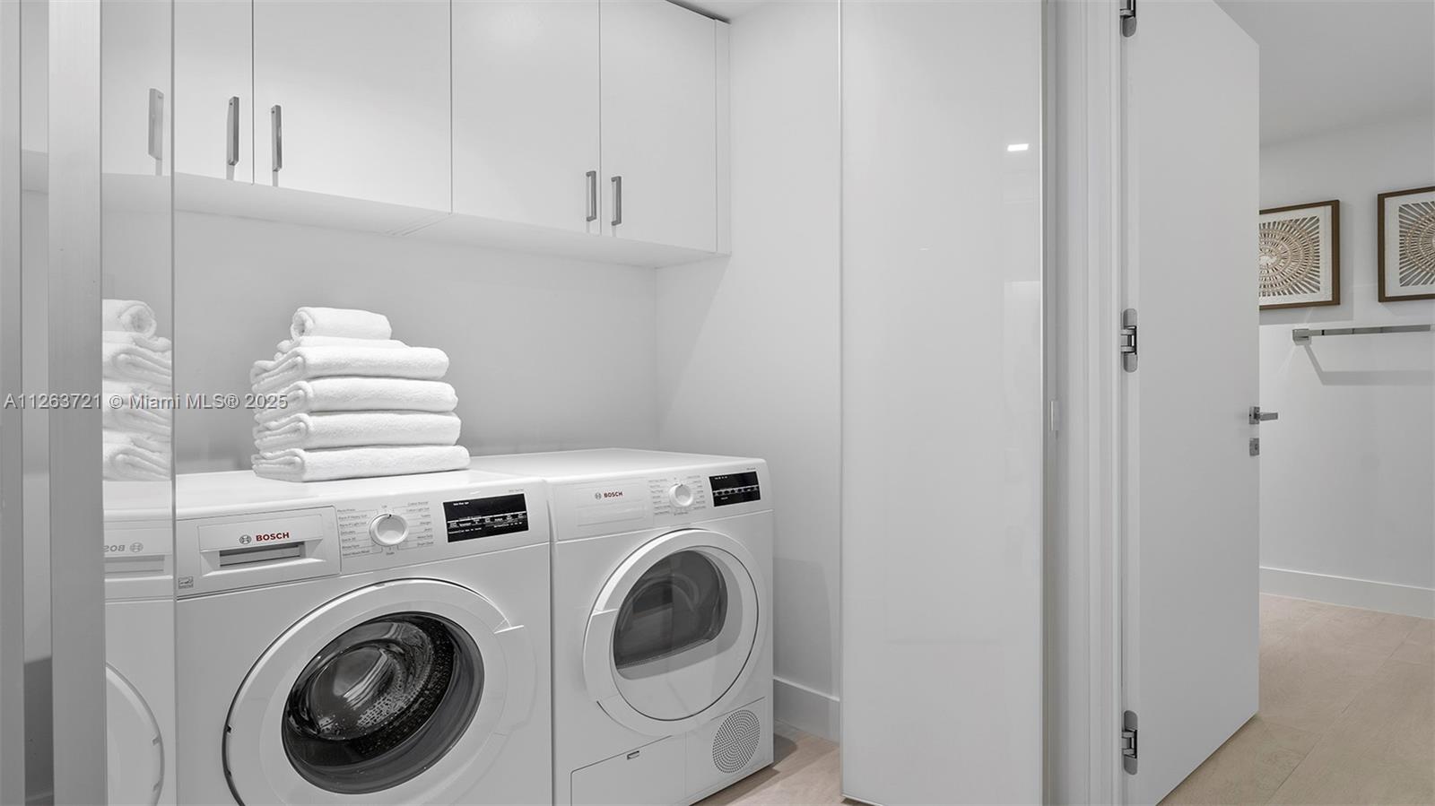 RONEY PALACE CONDO - Residential Lease