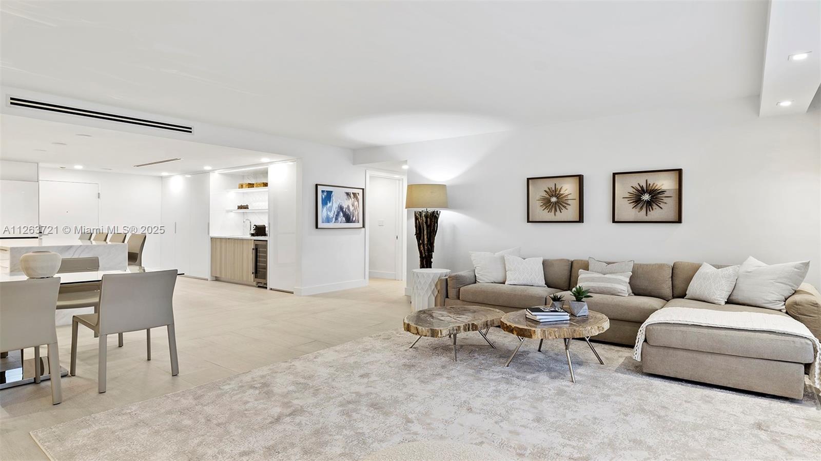 RONEY PALACE CONDO - Residential Lease