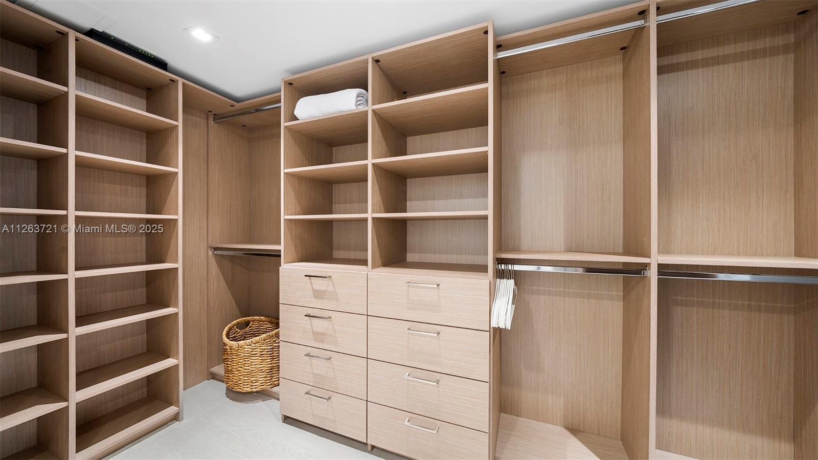 RONEY PALACE CONDO - Residential Lease