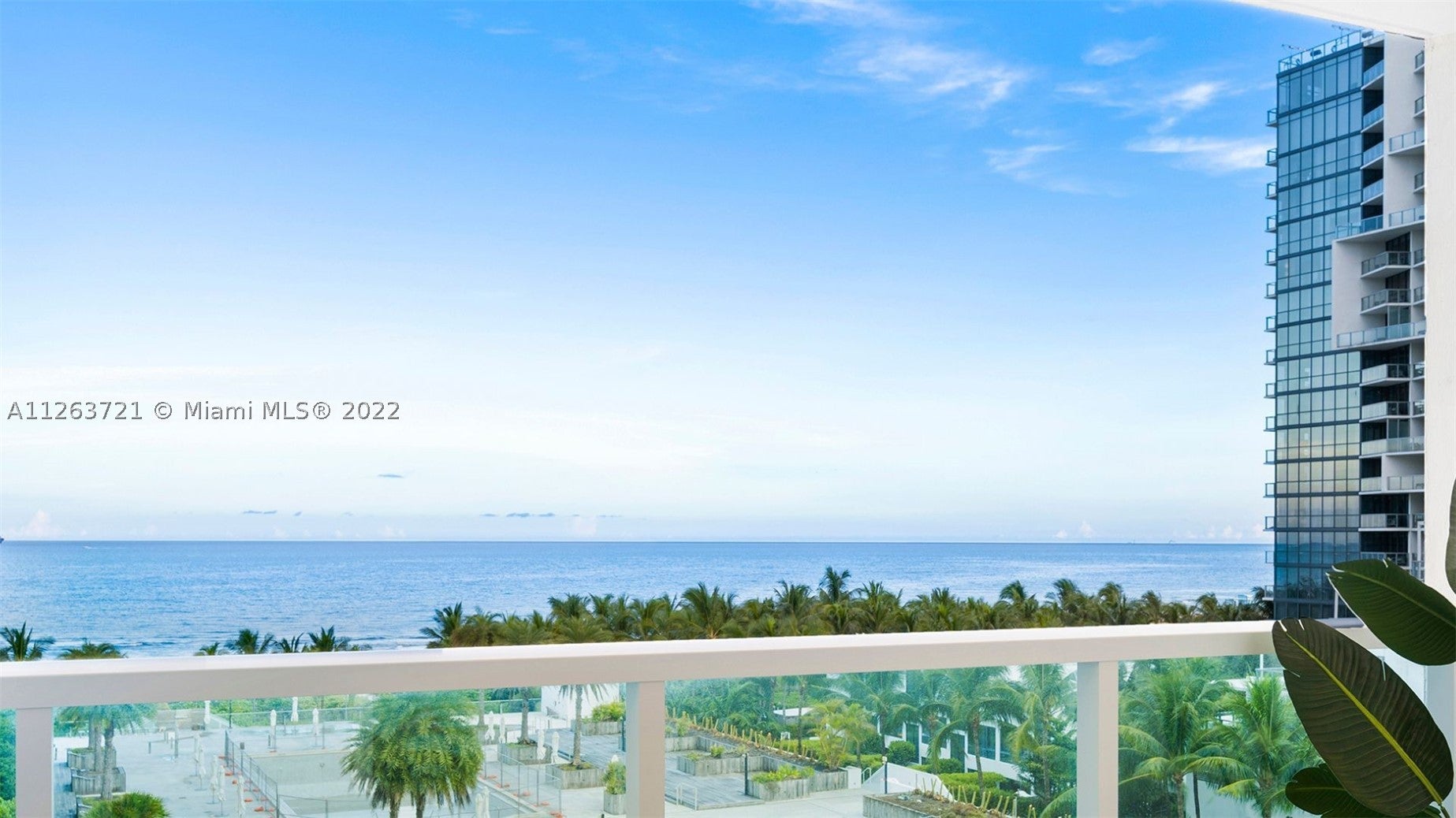 2301 Collins Ave 641