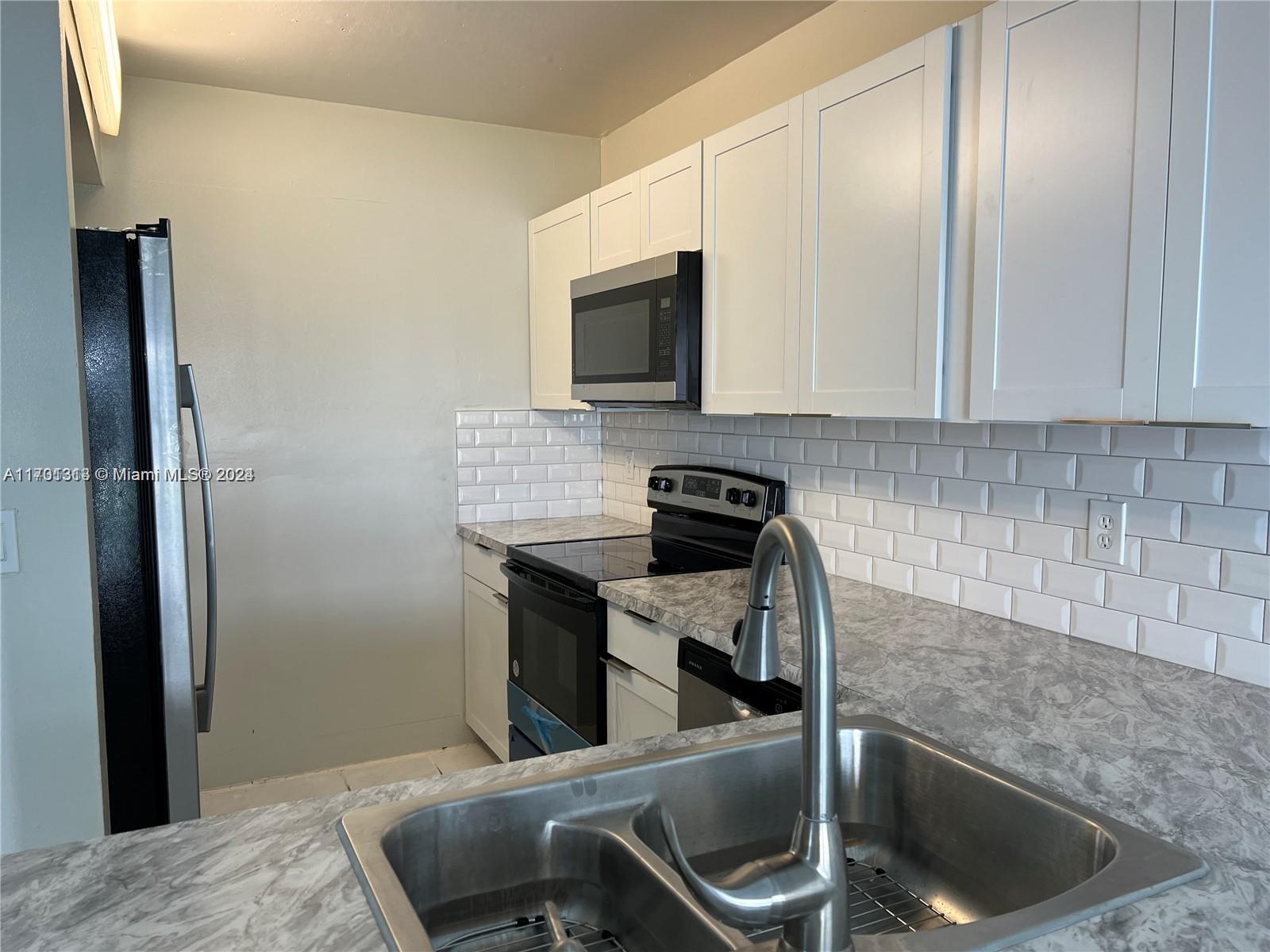 7666 SW 152nd Ave 5-14