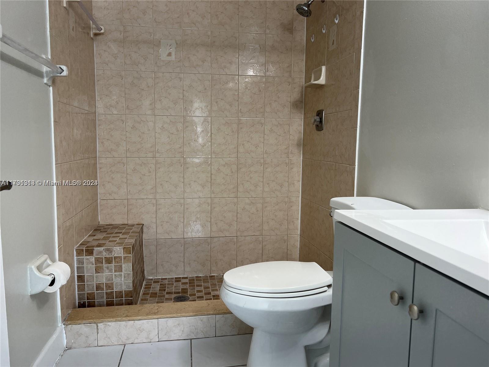 ROZLAND CONDO - Land