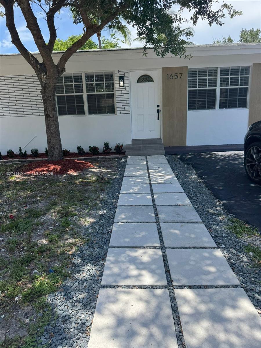 1657 SW 44th Ave