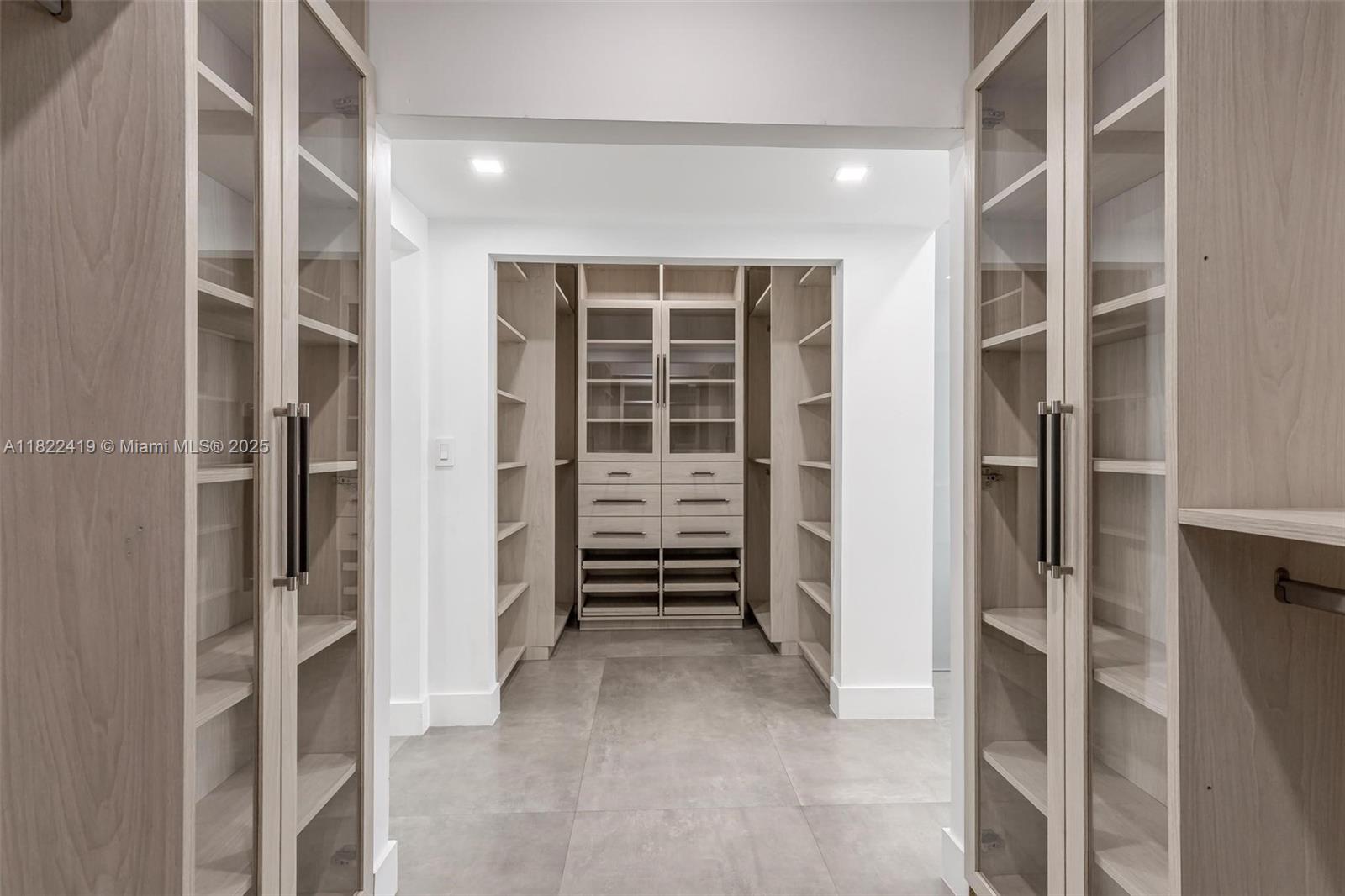 BAY HARBOR ISLAND - Residential