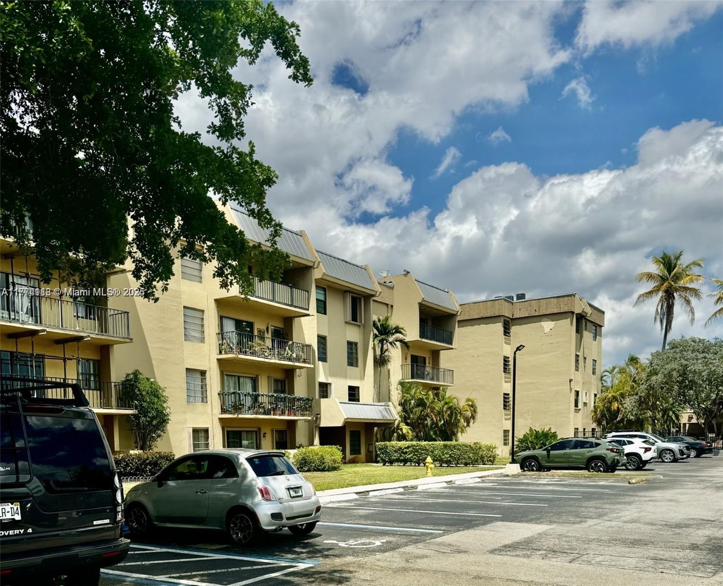10431 N Kendall Drive D211