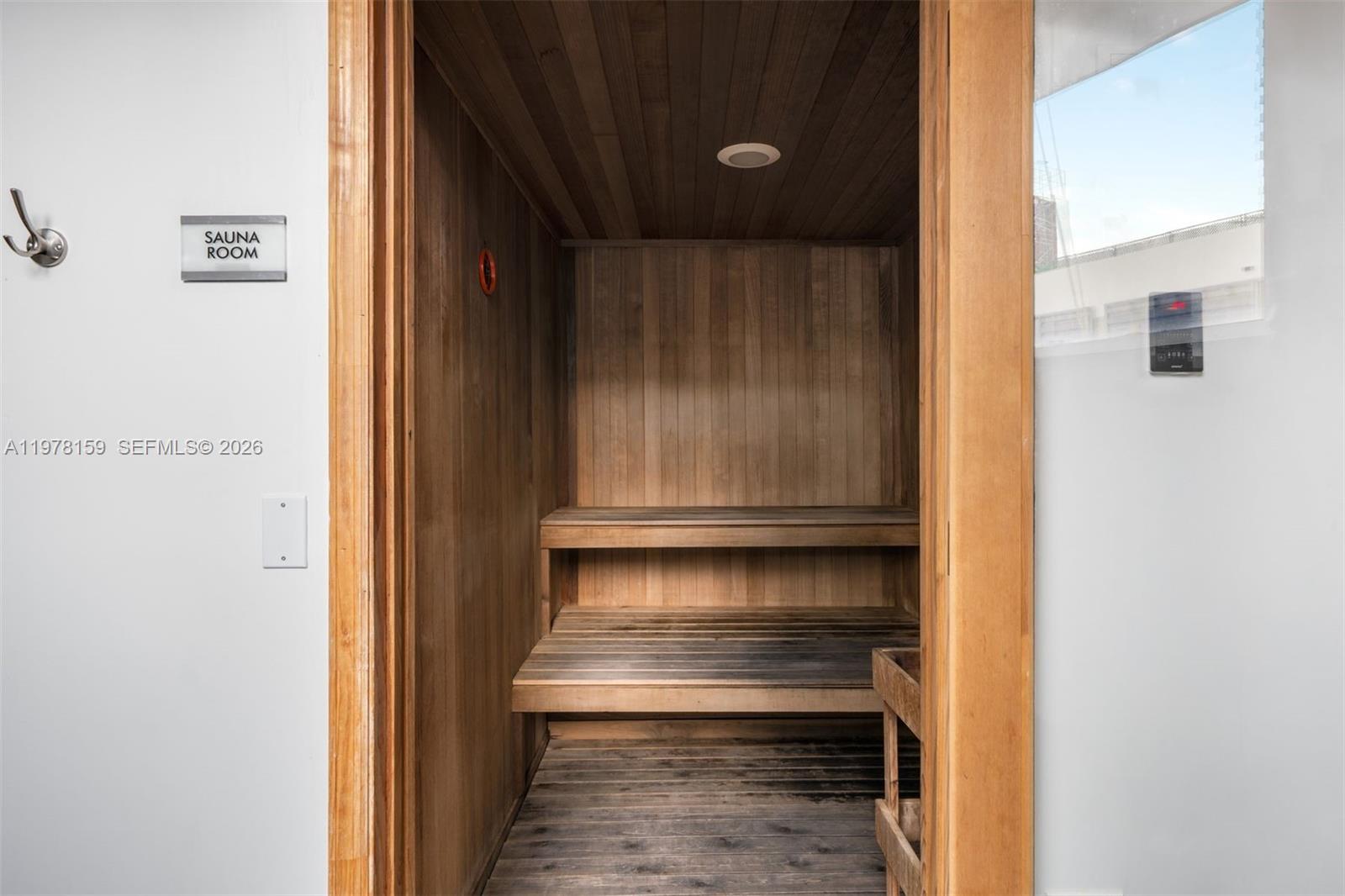 PLATINUM CONDO - Residential