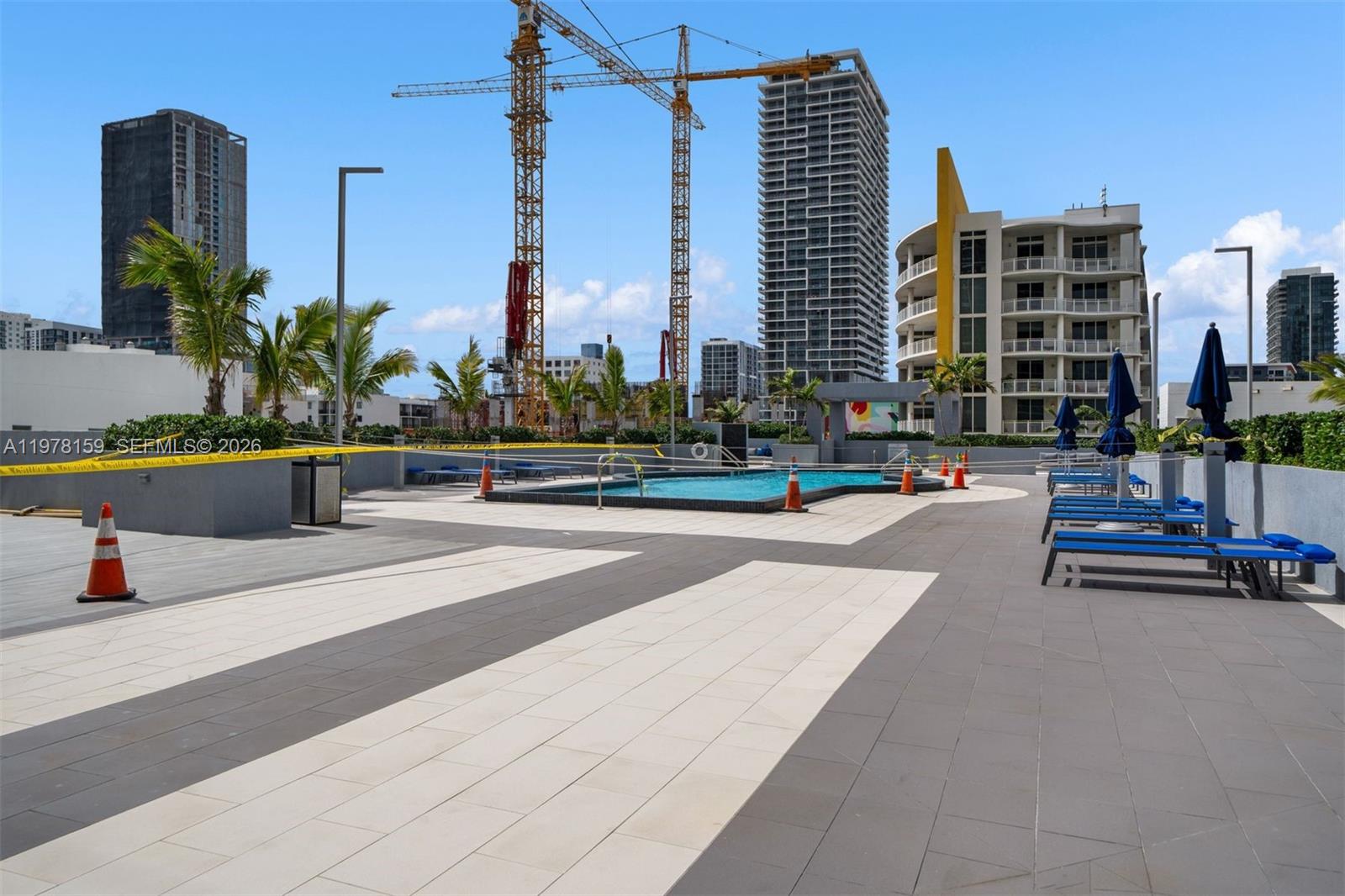 PLATINUM CONDO - Residential