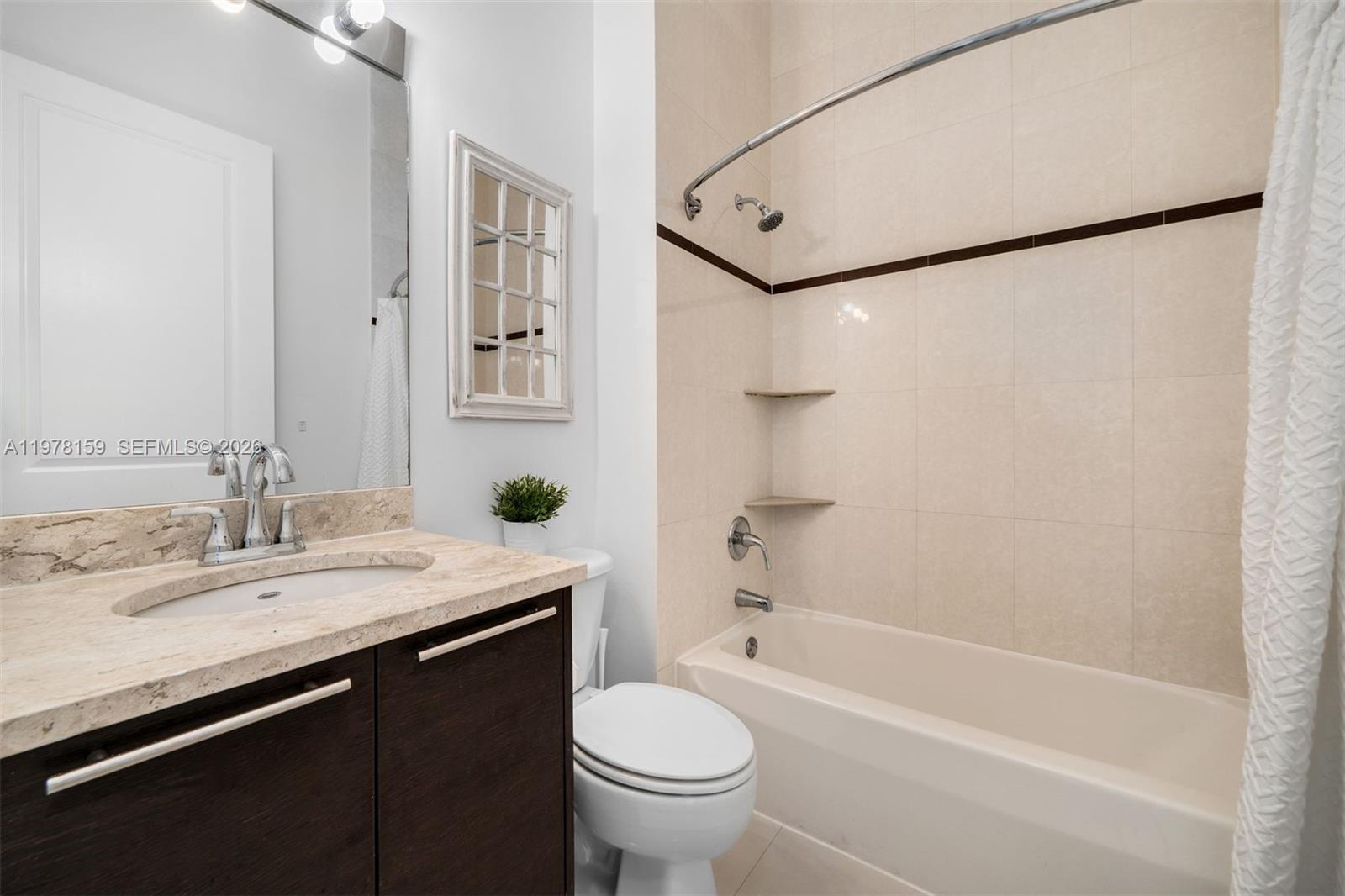 PLATINUM CONDO - Residential