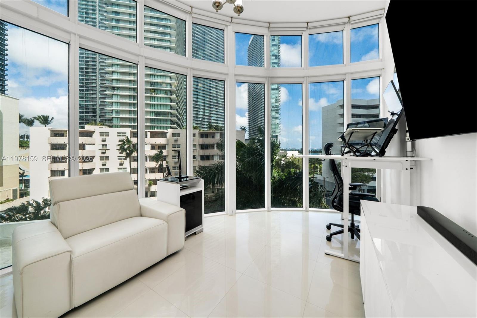 PLATINUM CONDO - Residential