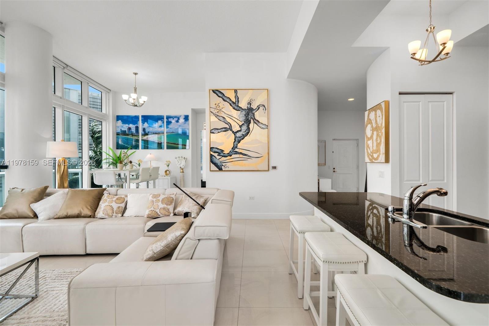 PLATINUM CONDO - Residential