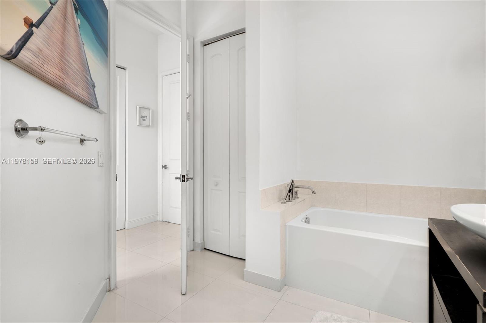 PLATINUM CONDO - Residential