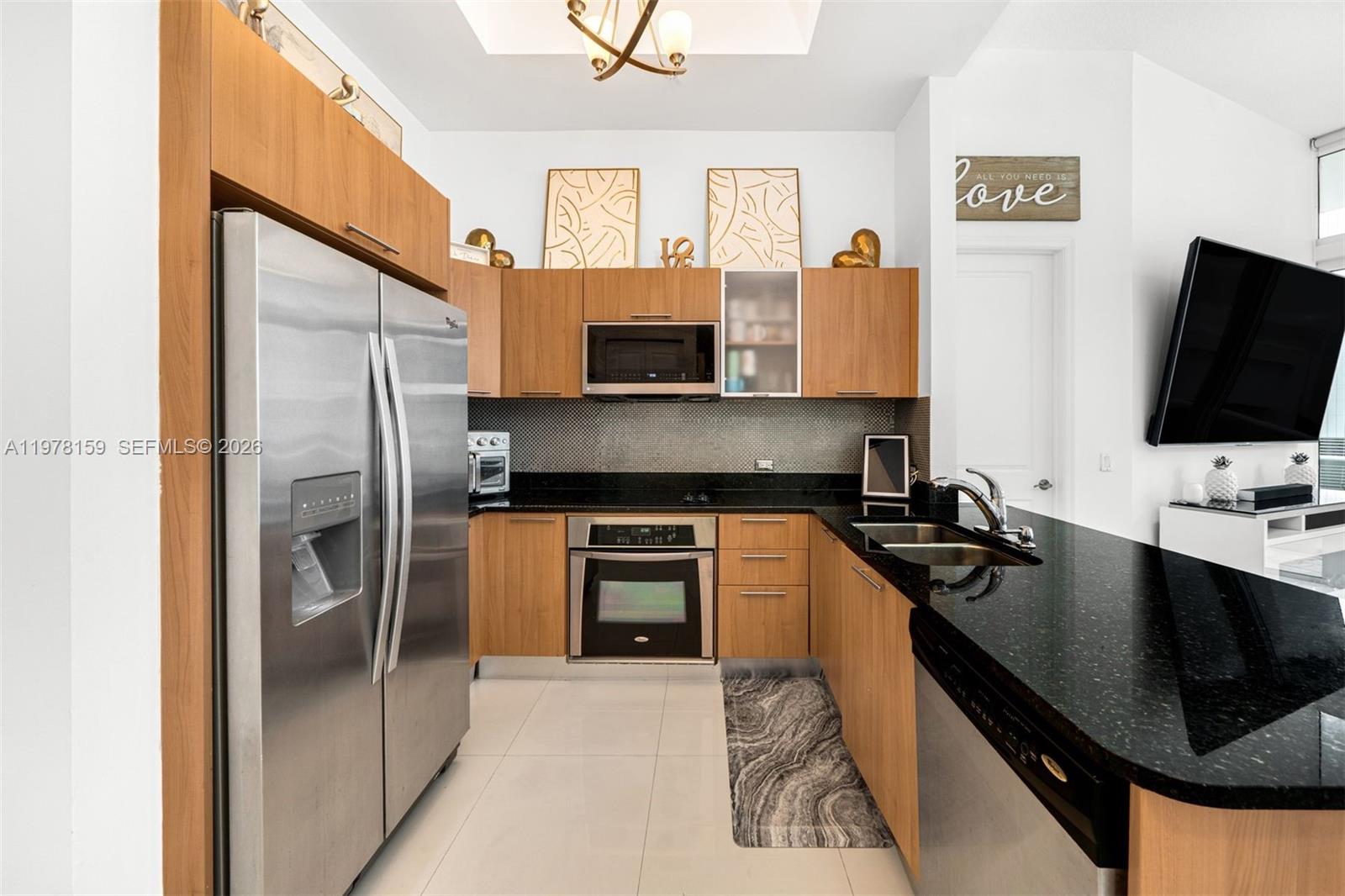 PLATINUM CONDO - Residential