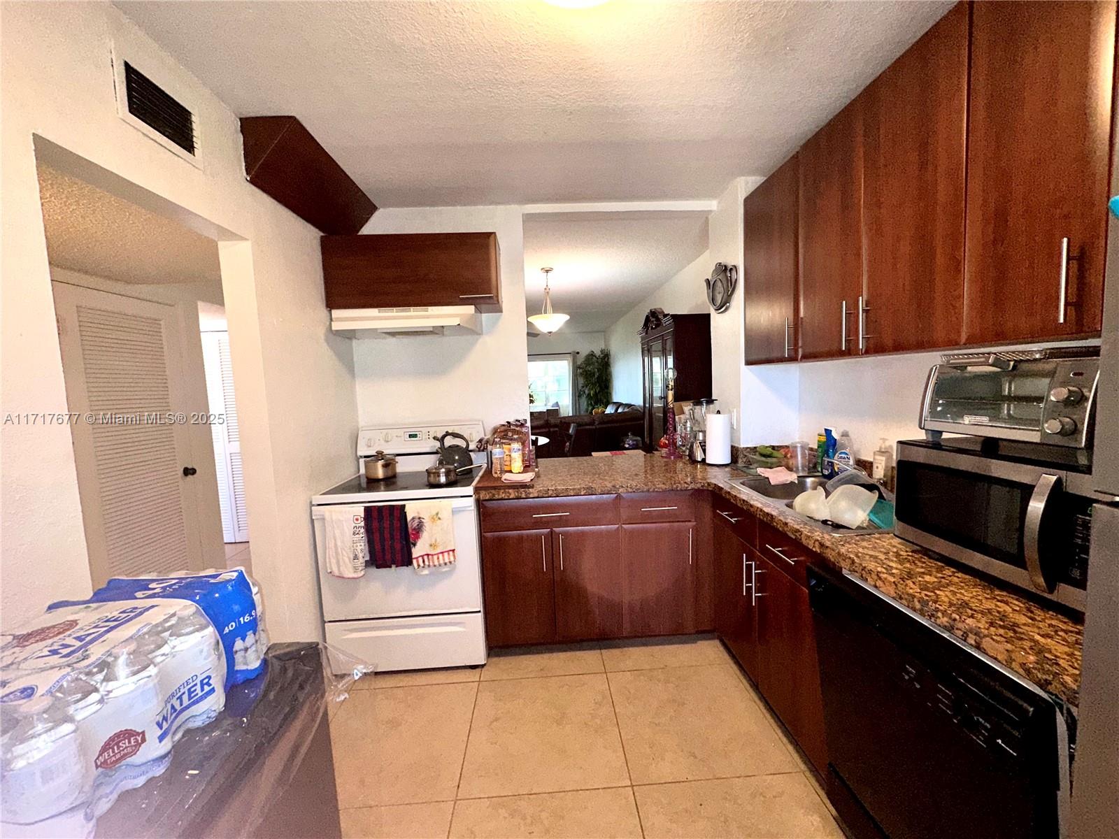 SANDALFOOT SOUTH TWO COND - Residential