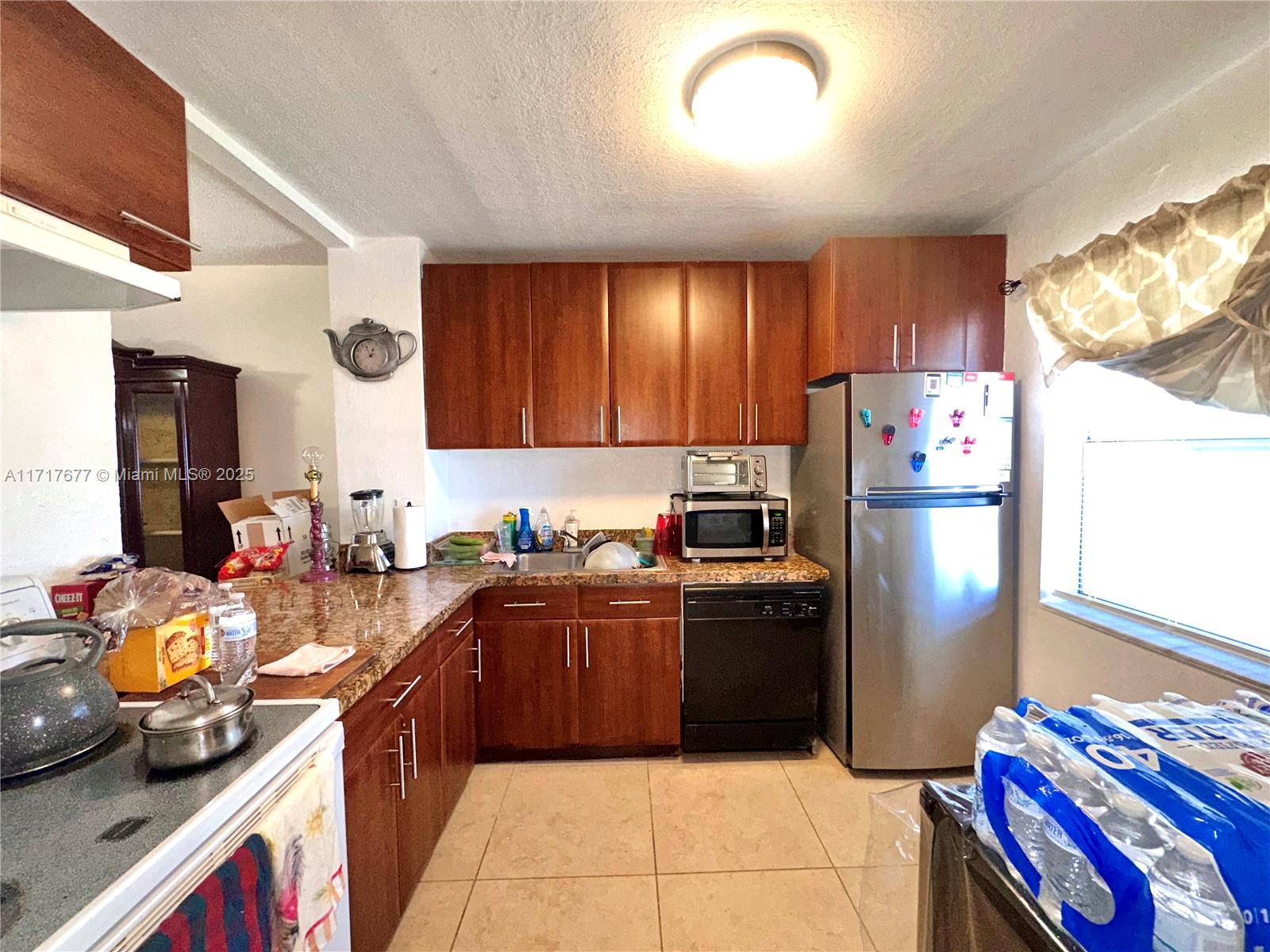 SANDALFOOT SOUTH TWO COND - Residential