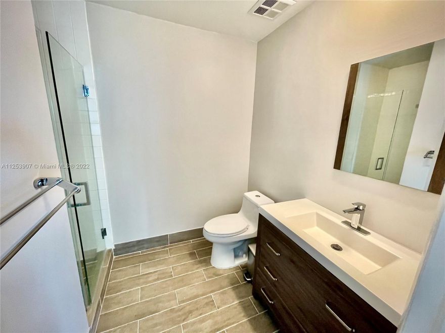 Luxury Loft for rental in Neo Loft building , totally upgraded, 2 beds and 2 baths, furnished, the building has numerous amenities such as a swimming pool, gym, tennis court, pet park, restaurants, etc.