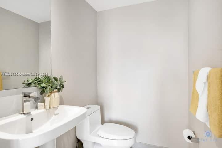 4010 SOUTH OCEAN CONDO - Residential