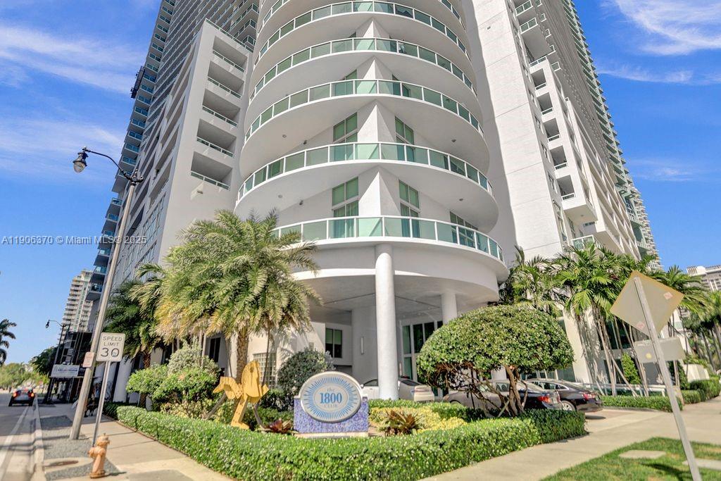 1800 CLUB CONDO - Residential