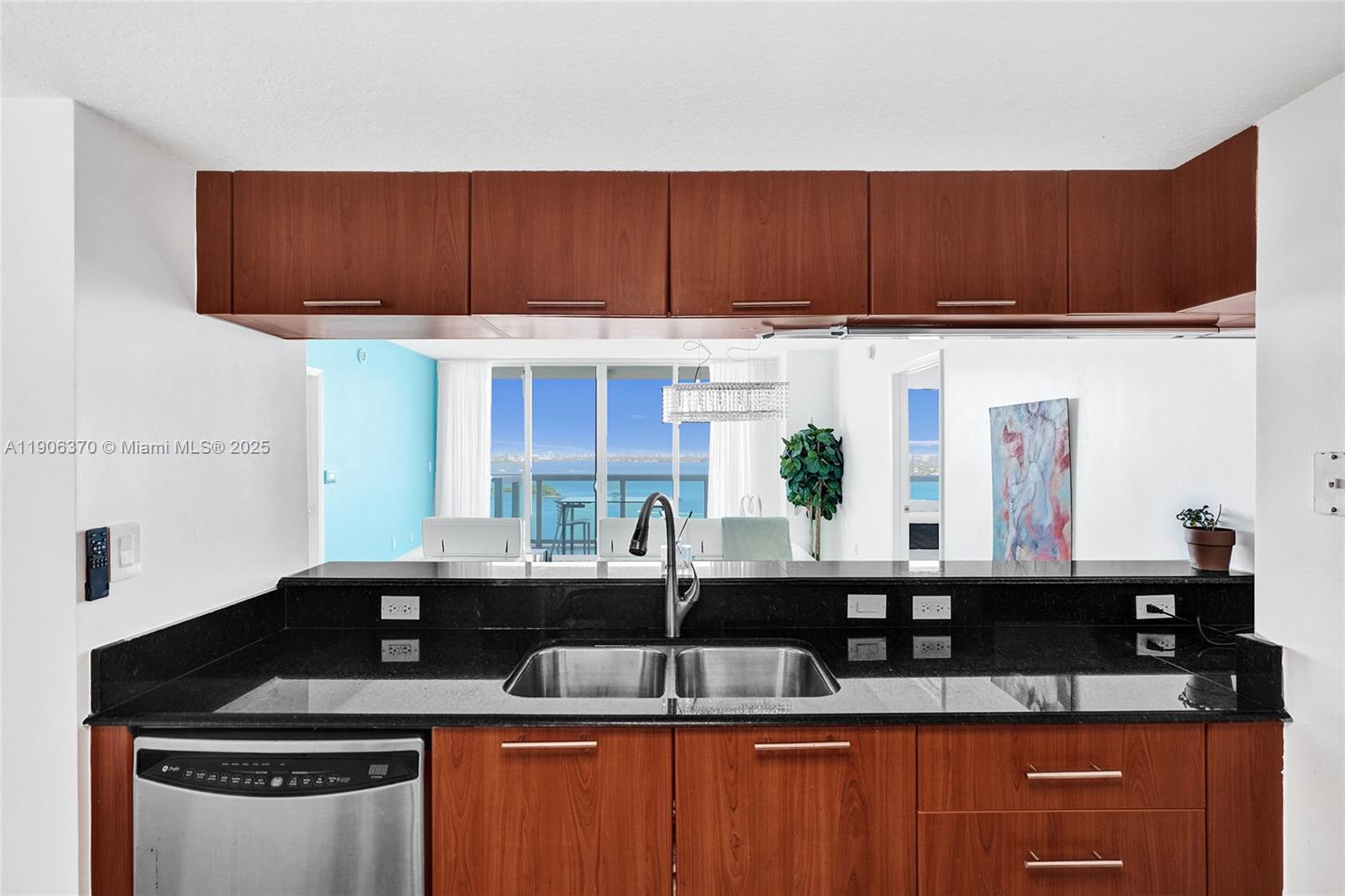 1800 CLUB CONDO - Residential