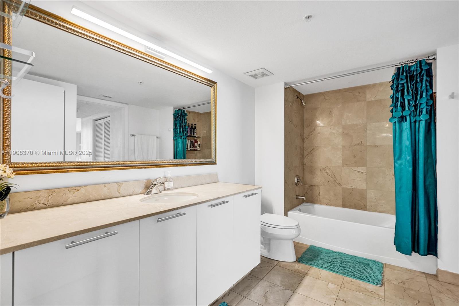 1800 CLUB CONDO - Residential