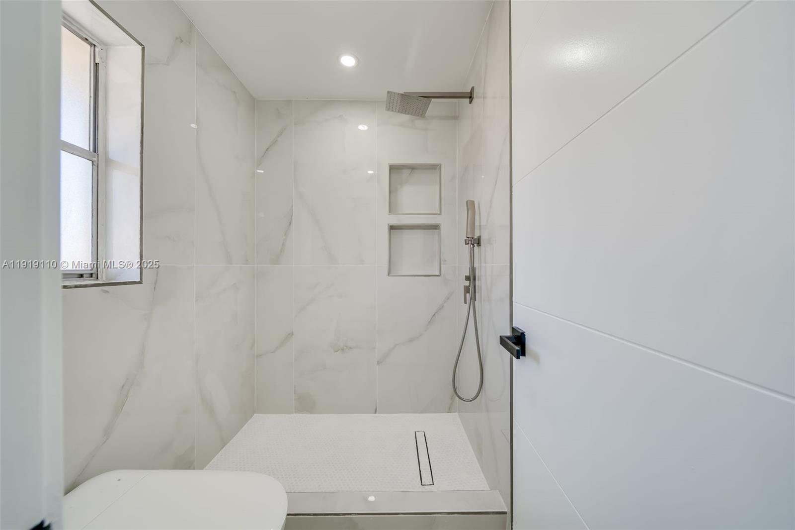 BRENTWOOD WEST TOWNHOUSES - Residential