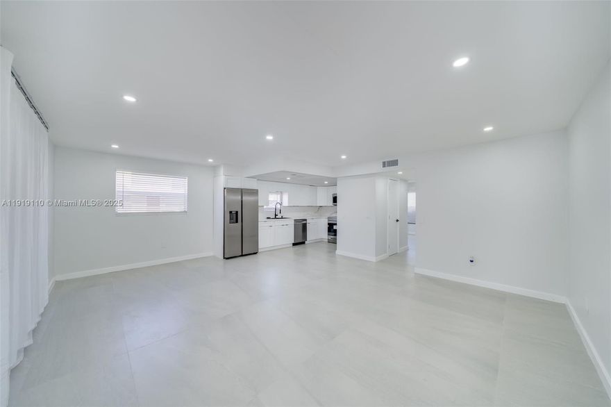 CHARMING SPACIOUS 3 BED 2.5 BATH TOWNHOME IN BRENTWOOD WEST TOWNHOUSES! THIS PROPERTY IS A CORNER UNIT AND FEATURES BRAND-NEW STAINLESS-STEEL APPLIANCES, BRAND-NEW TILE FLOORING THROUGHOUT, FRESHLY PAINTED, AND MORE… GREAT AREA, WALKING DISTANCE TO NOVA UNIVERSITY, DINING, SHOPPING, AND MORE! A MUST SEE!!! LOCATION, LOCATION, LOCATION.