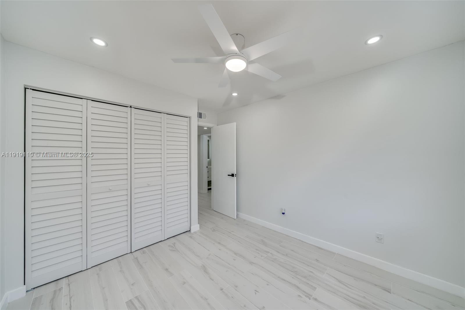 BRENTWOOD WEST TOWNHOUSES - Residential