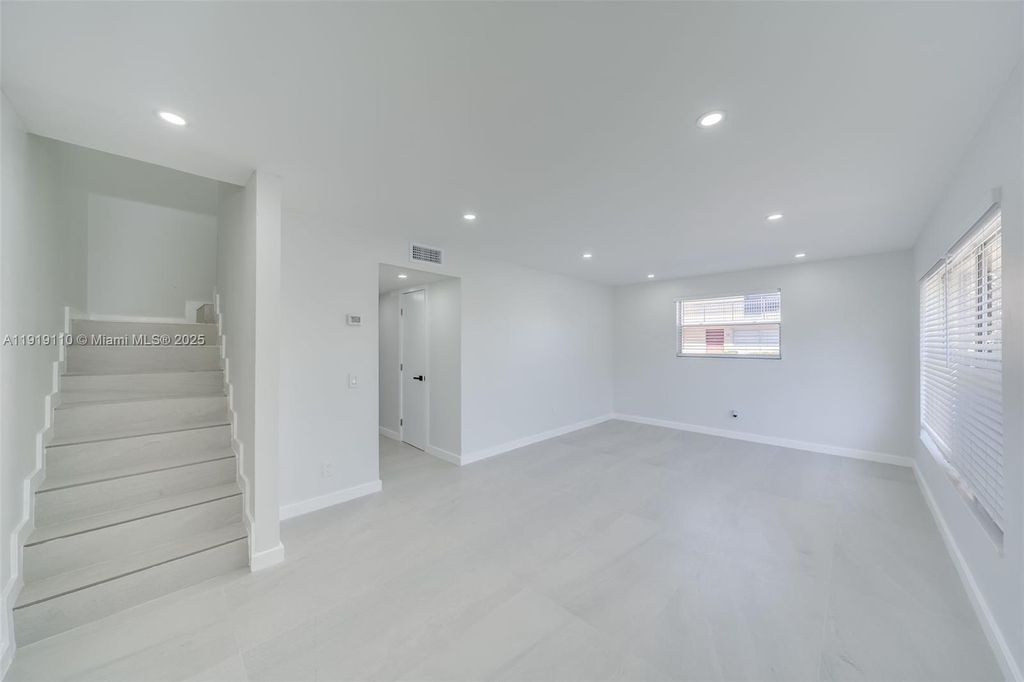 Photo of 4155 SW 66th Ter #104, Davie, FL 33314 (MLS # A11919110)