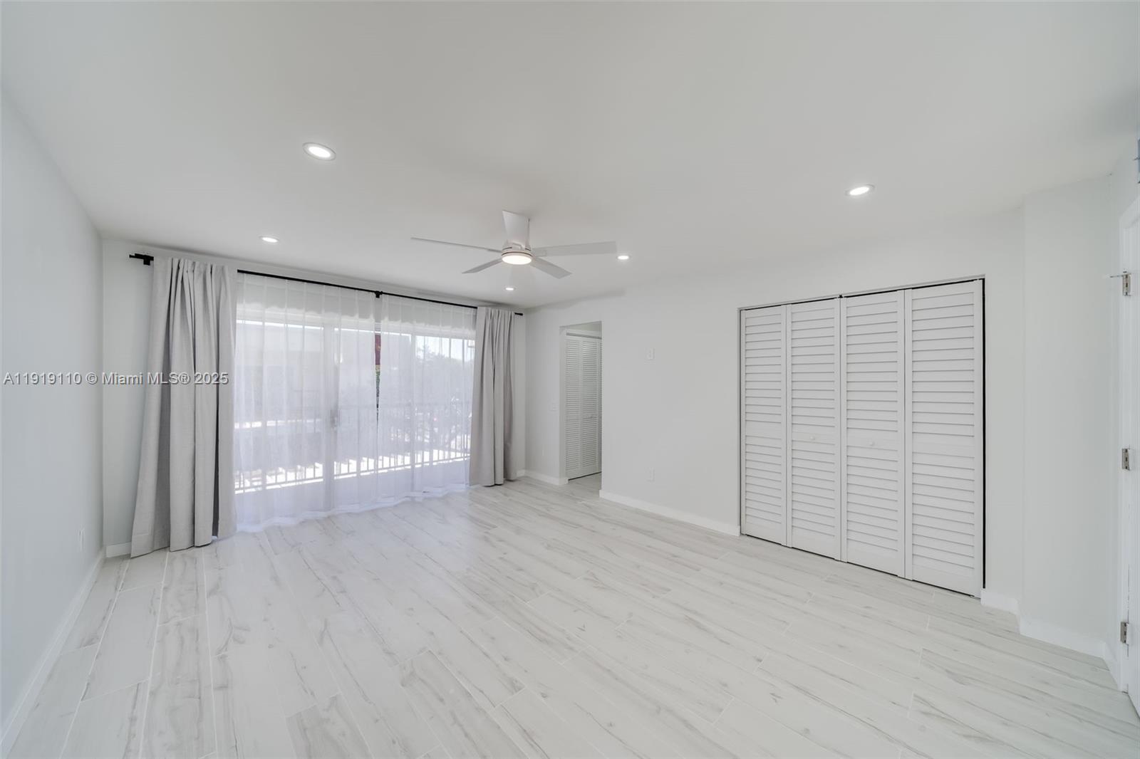 BRENTWOOD WEST TOWNHOUSES - Residential