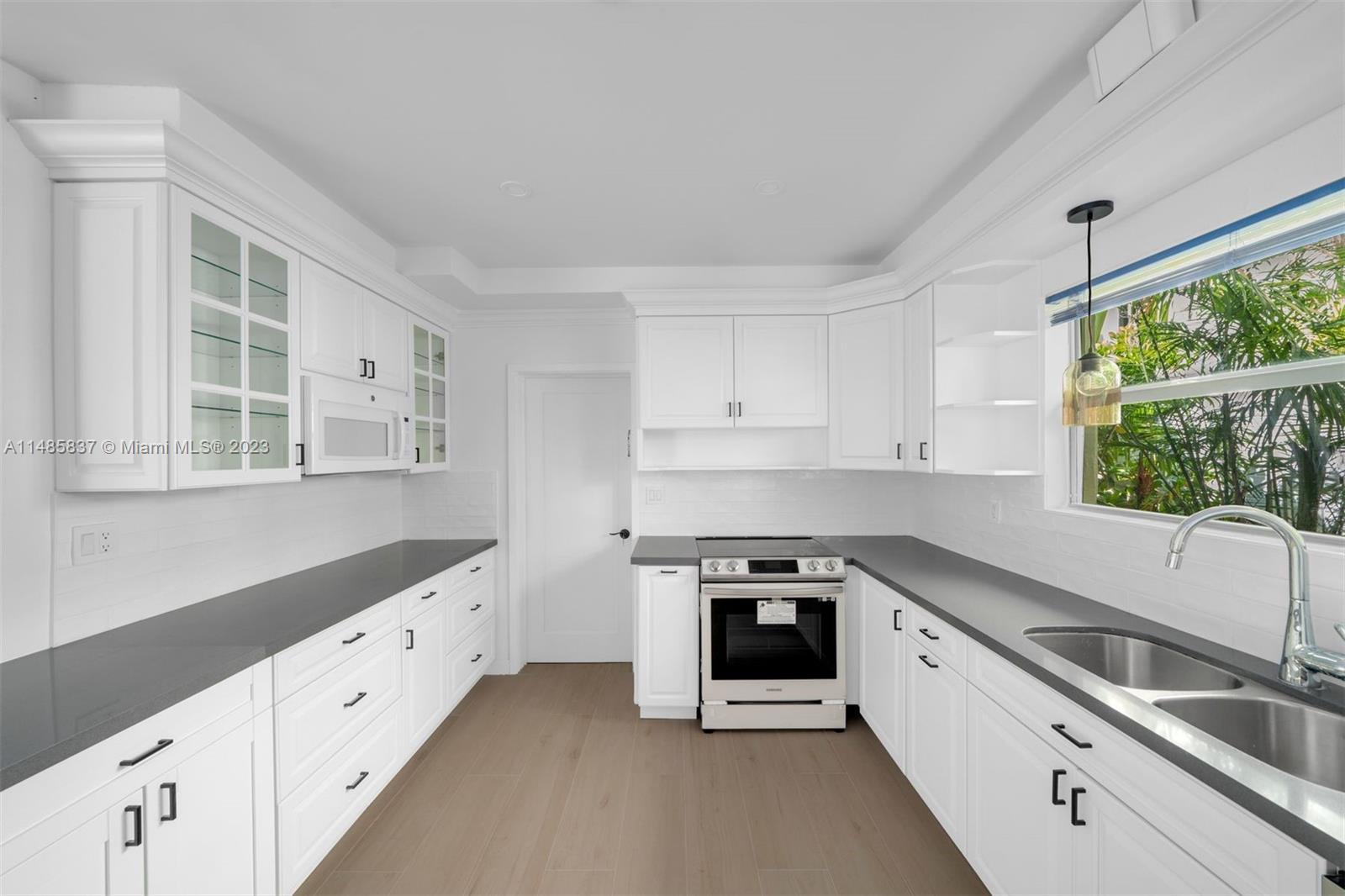 AMD PLAT OF SUNSET LAKE S - Residential