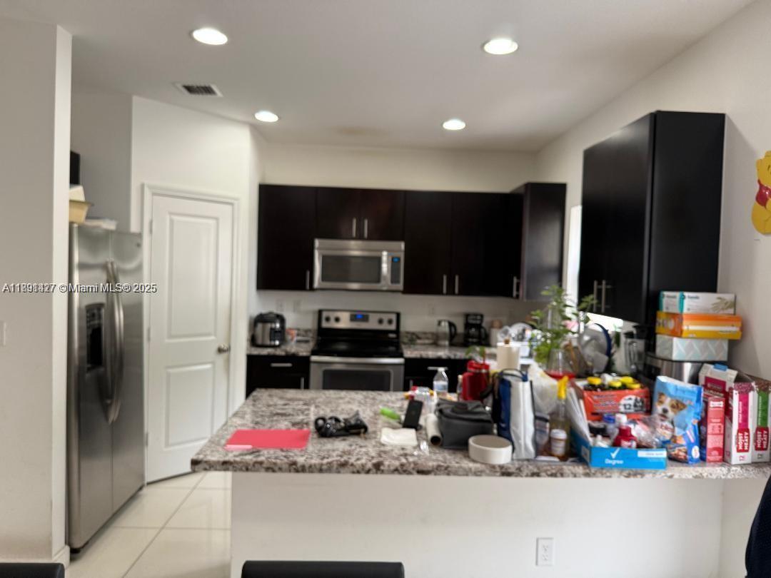 CHAMPION LAKES - Residential