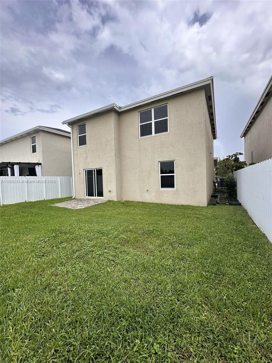 ROYAL HOMES WEST - Residential