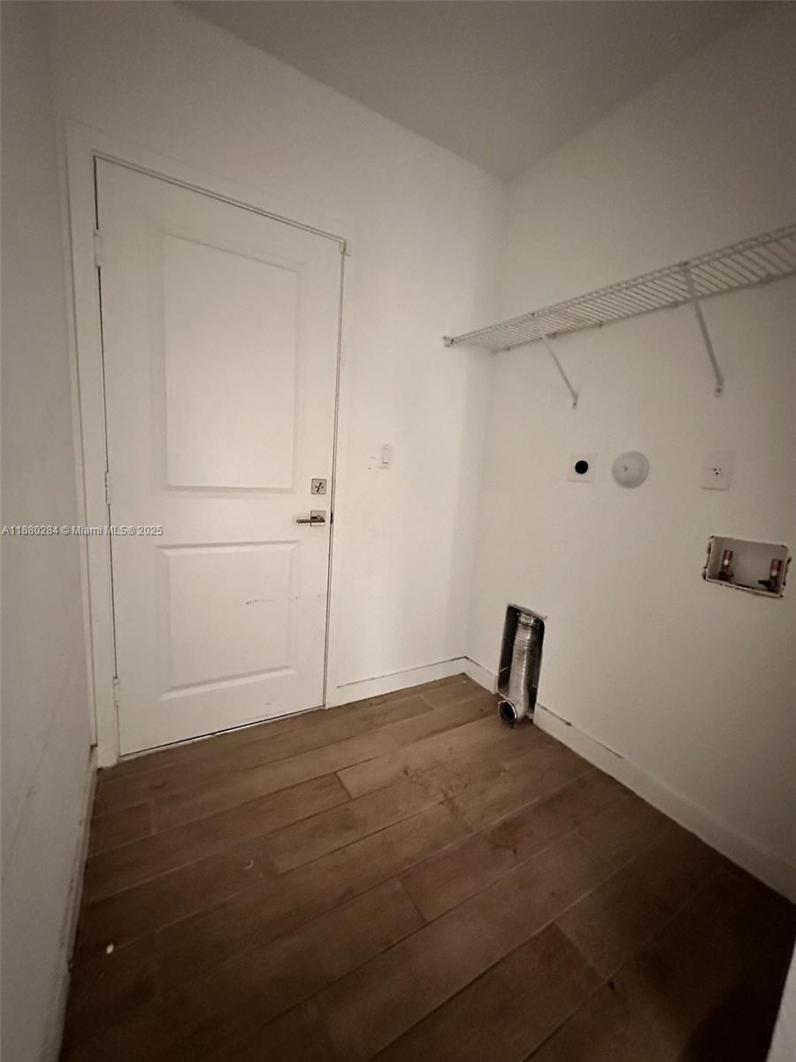 ROYAL HOMES WEST - Residential