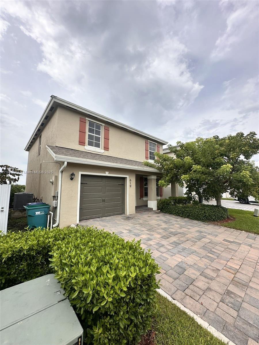 ROYAL HOMES WEST - Residential