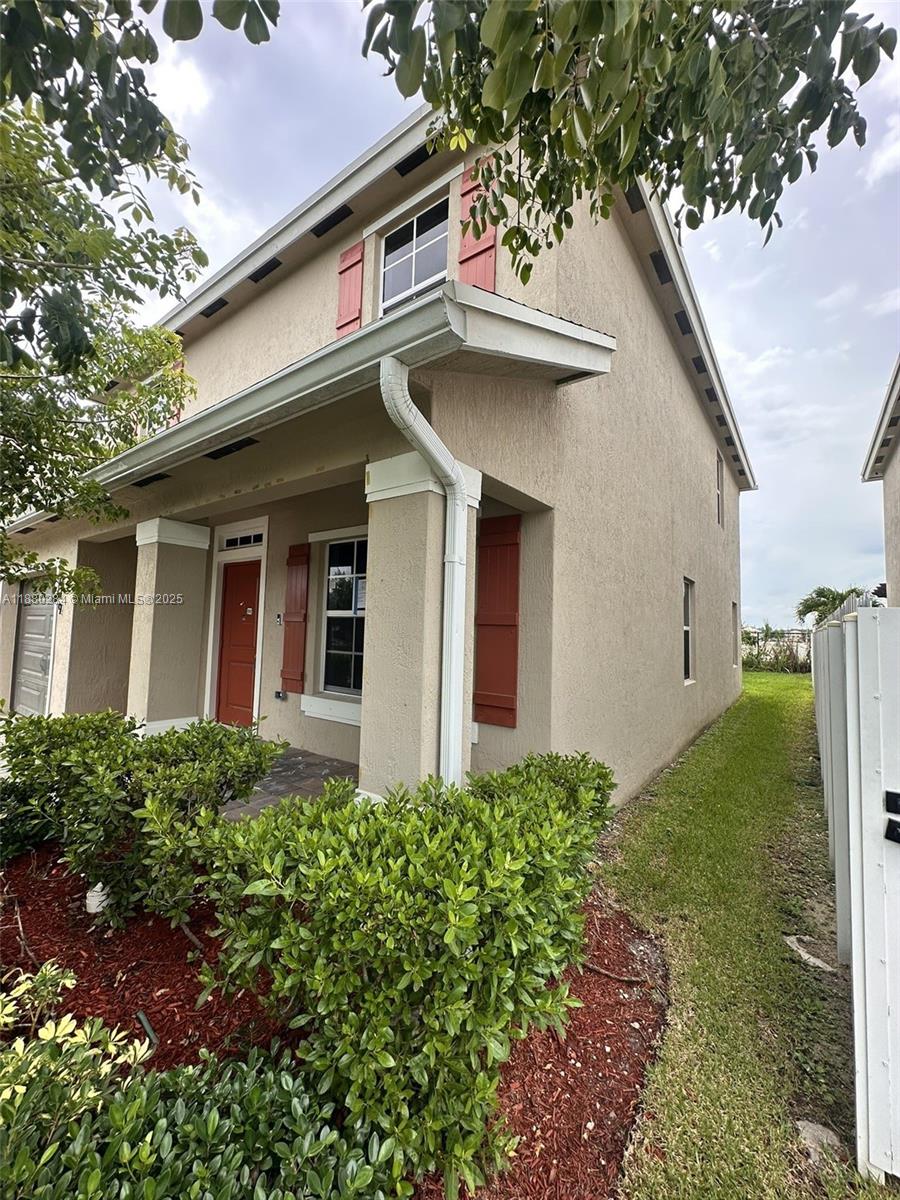 ROYAL HOMES WEST - Residential